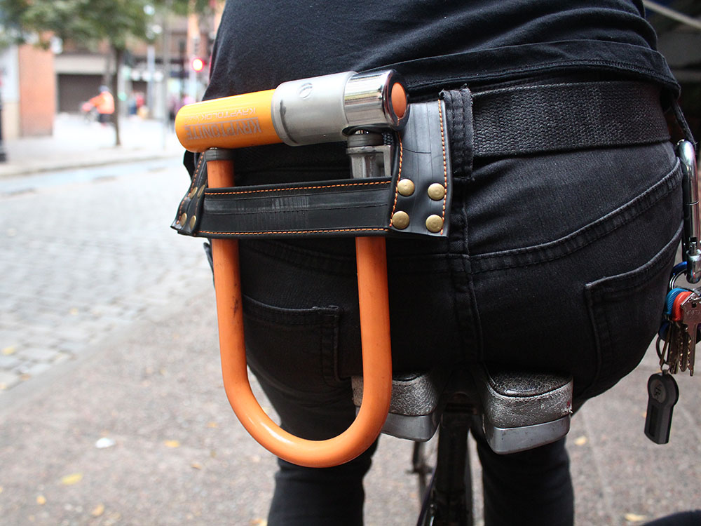 aborto Comprimir símbolo Cauxo: bolsos y accesorios para ciclistas hechos a partir de cámaras de bicicletas  recicladas. – Revista Pedalea